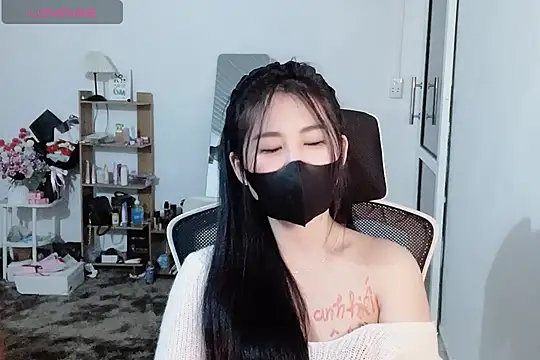 Snapshot of ___Daisy___ chatting on 11/20/25, 03:23 Daisy online show from 11/20/25, 03:23