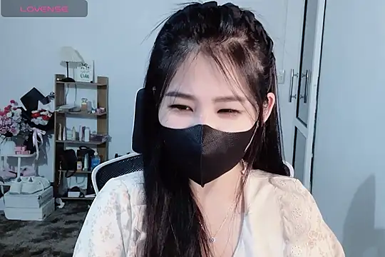 Snapshot of ___Daisy___ chatting on 11/21/25, 07:40 Daisy online show from 11/21/25, 07:40