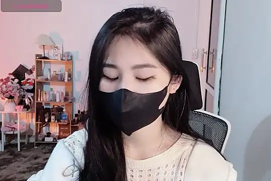 Snapshot of ___Daisy___ chatting on 11/27/25, 06:04 Daisy online show from 11/27/25, 06:04