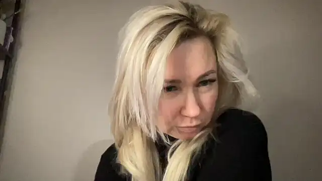 Snapshot of Vengaa chatting on 12/22/25, 07:44 Vengaa online show from 12/22/25, 07:44