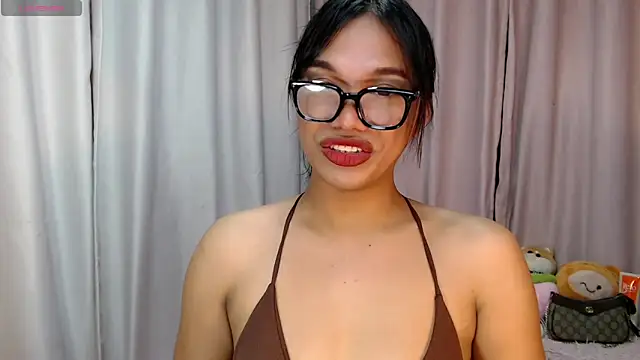 Snapshot of Herbielustts chatting on 11/24/25, 08:03 Herbielustts online show from 11/24/25, 08:03