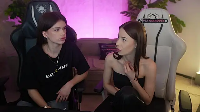 Selena Glow online show from 03/25/26, 07:20