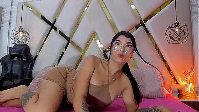 FernandaRousse online show from 11/29/25, 06:22