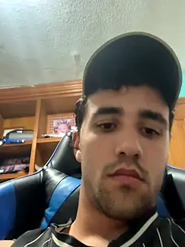 Snapshot of aavrdvh33 chatting on 11/12/25, 10:30 aavrdvh33 online show from 11/12/25, 10:30