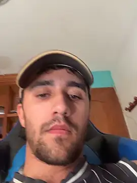 Snapshot of aavrdvh33 chatting on 11/23/25, 03:23 aavrdvh33 online show from 11/23/25, 03:23