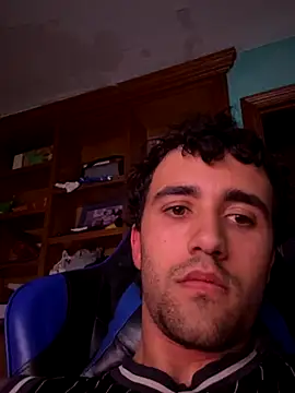 Snapshot of aavrdvh33 chatting on 12/04/25, 06:38 aavrdvh33 online show from 12/04/25, 06:38