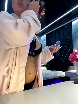 KenyaCruz online show from 10/25/25, 06:35