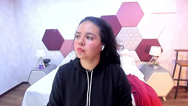 Snapshot of ArielleWilde chatting on 11/17/25, 04:18 ArielleWilde online show from 11/17/25, 04:18