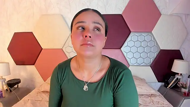 Snapshot of ArielleWilde chatting on 11/21/25, 02:10 ArielleWilde online show from 11/21/25, 02:10