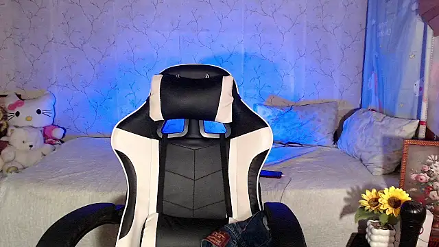 TssluttyNikka online show from 04/04/26, 01:04