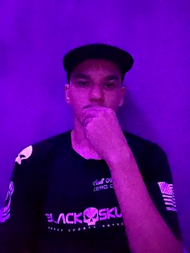 Snapshot of Thpaugrosso chatting on 11/25/25, 03:50 Thpaugrosso online show from 11/25/25, 03:50