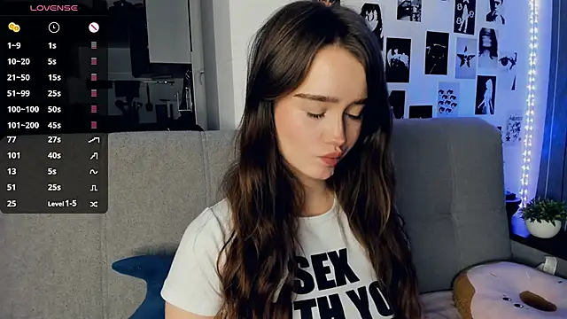 lovelyalivia online show from 12/02/25, 09:47