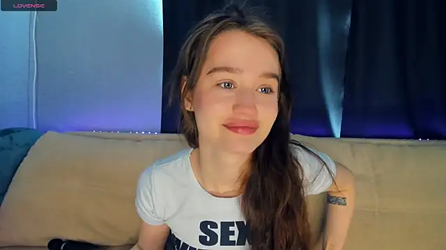 lovelyalivia online show from 03/27/26, 08:20