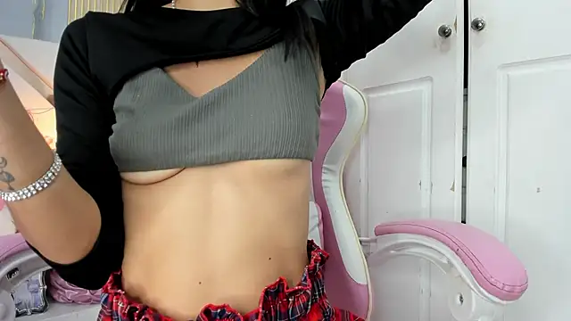 Snapshot of Mhia_Sweet_ chatting on 09/30/25, 02:00 Mhia Sweet  online show from 09/30/25, 02:00