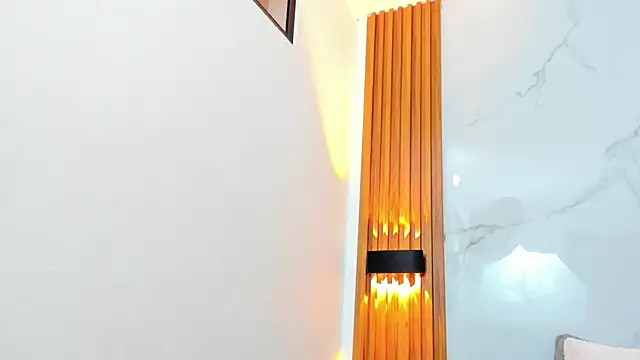 Snapshot of IsabellaMonet chatting on 12/15/25, 11:14 IsabellaMonet online show from 12/15/25, 11:14