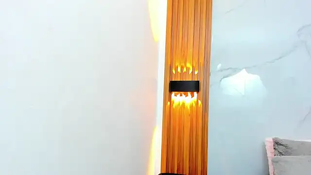 Snapshot of IsabellaMonet chatting on 12/16/25, 11:04 IsabellaMonet online show from 12/16/25, 11:04