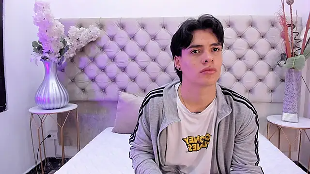 BenitoSaenz online show from 11/26/25, 11:55