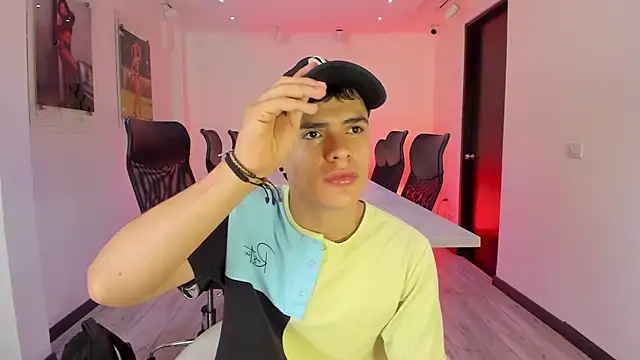 BenitoSaenz online show from 03/25/26, 01:06