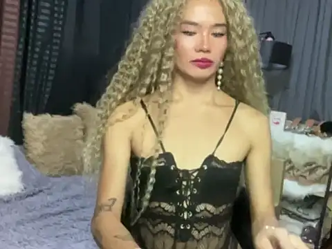 Snapshot of cute_vanessa12 chatting on 11/14/25, 02:43 cute vanessa12 online show from 11/14/25, 02:43