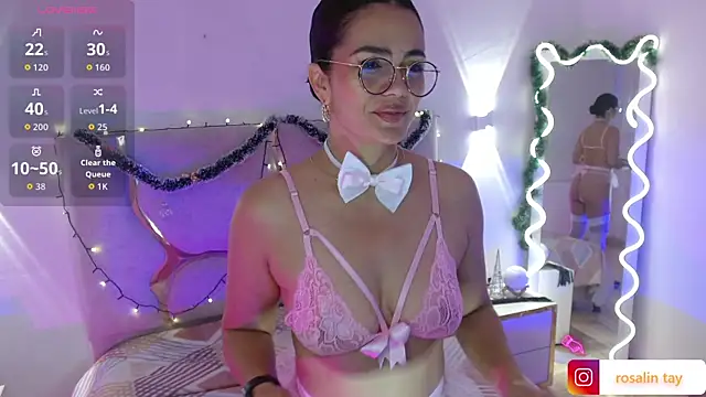 Snapshot of Rosalind_tay chatting on 12/16/25, 11:15 Rosalind tay online show from 12/16/25, 11:15