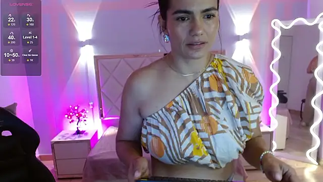 Snapshot of Rosalind_tay chatting on 03/06/26, 11:39 Rosalind tay online show from 03/06/26, 11:39