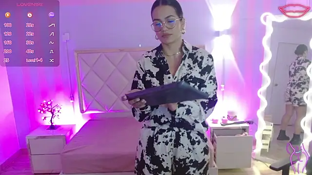 Snapshot of Rosalind_tay chatting on 03/19/26, 11:25 Rosalind tay online show from 03/19/26, 11:25