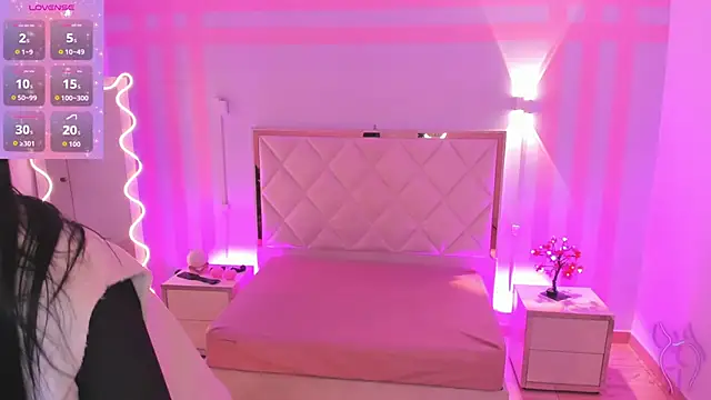 Snapshot of Rosalind_tay chatting on 04/15/26, 11:06 Rosalind tay online show from 04/15/26, 11:06