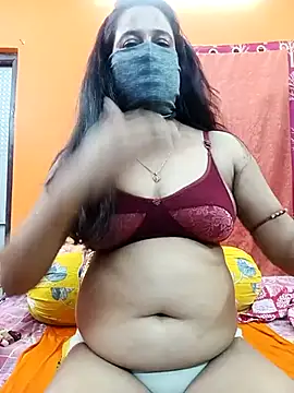 Snapshot of Hotpuja25 chatting on 10/04/25, 12:03 Hotpuja25 online show from 10/04/25, 12:03