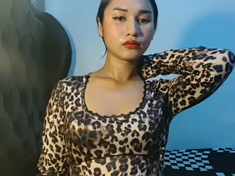 Snapshot of lava_lux chatting on 06/17/26, 04:37 lava lux online show from 06/17/26, 04:37
