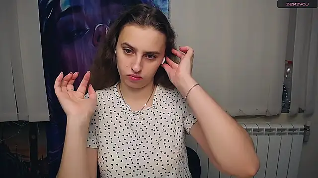 AmandaDimond  online show from 10/20/25, 08:15