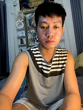 xshyboyx online show from 10/18/25, 12:28