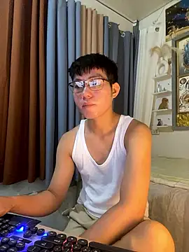 Snapshot of xshyboyx chatting on 01/08/26, 02:58 xshyboyx online show from 01/08/26, 02:58