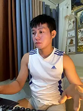 Snapshot of xshyboyx chatting on 01/11/26, 03:33 xshyboyx online show from 01/11/26, 03:33