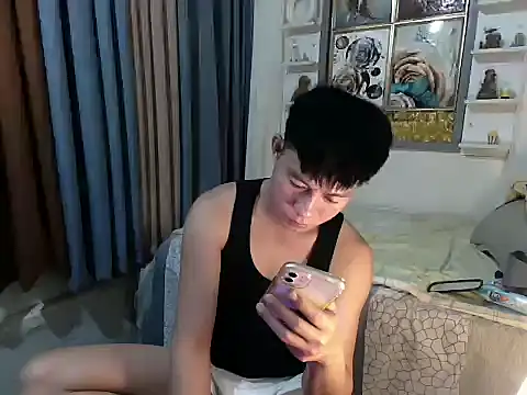 Snapshot of xshyboyx chatting on 01/15/26, 02:54 xshyboyx online show from 01/15/26, 02:54