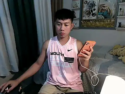 Snapshot of xshyboyx chatting on 05/27/26, 12:57 xshyboyx online show from 05/27/26, 12:57