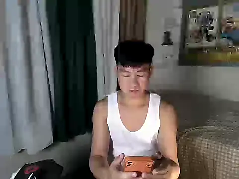 Snapshot of xshyboyx chatting on 06/02/26, 12:40 xshyboyx online show from 06/02/26, 12:40