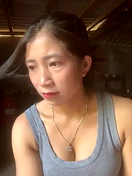 Snapshot of ThiHa003 chatting on 09/12/25, 09:53 ThiHa003 online show from 09/12/25, 09:53