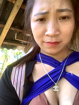 Snapshot of ThiHa003 chatting on 10/05/25, 03:38 ThiHa003 online show from 10/05/25, 03:38