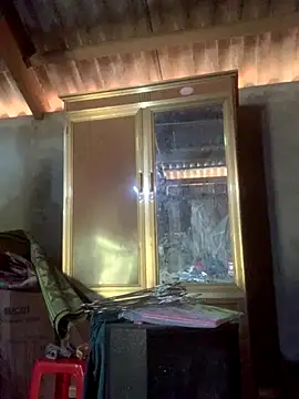 Snapshot of ThiHa003 chatting on 10/11/25, 04:01 ThiHa003 online show from 10/11/25, 04:01