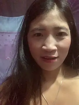Snapshot of ThiHa003 chatting on 11/12/25, 02:56 ThiHa003 online show from 11/12/25, 02:56