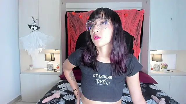 CamiGox online show from 10/22/25, 07:57