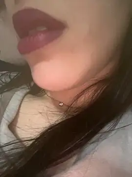 Snapshot of Mimisixo chatting on 05/07/26, 04:34 Mimisixo online show from 05/07/26, 04:34