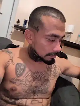 Snapshot of Cnutt310 chatting on 12/19/25, 11:12 Cnutt310 online show from 12/19/25, 11:12