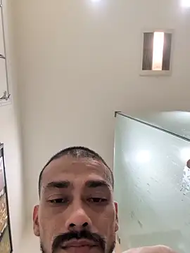 Snapshot of Cnutt310 chatting on 12/20/25, 01:07 Cnutt310 online show from 12/20/25, 01:07