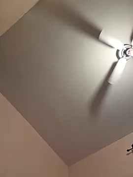 Snapshot of Cnutt310 chatting on 01/06/26, 10:01 Cnutt310 online show from 01/06/26, 10:01