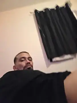 Snapshot of Cnutt310 chatting on 01/11/26, 04:50 Cnutt310 online show from 01/11/26, 04:50