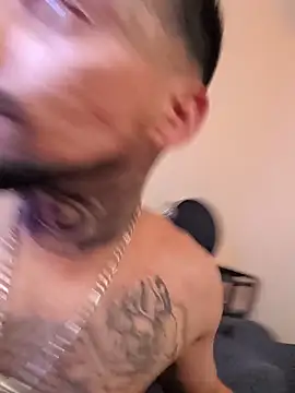 Snapshot of Cnutt310 chatting on 02/06/26, 04:10 Cnutt310 online show from 02/06/26, 04:10