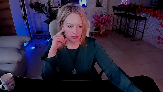 MariemLui online show from 11/04/25, 12:26