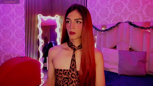 LIHIAN TAY online show from 11/26/25, 03:29