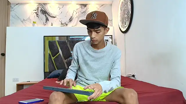 PRETTY SEX1 online show from 09/17/25, 07:10